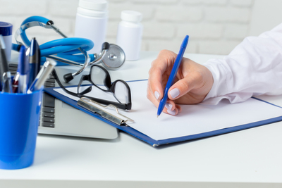 hands-medical-doctor-woman-with-laptop